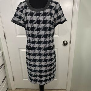 Karl Lagerfeld Black and White Patterned  Dress Size 12 CB-115